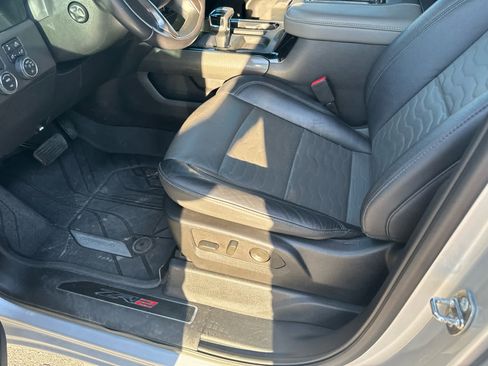 Used 2022 Chevrolet Silverado 1500 ZR2 w/ Technology Package image 7