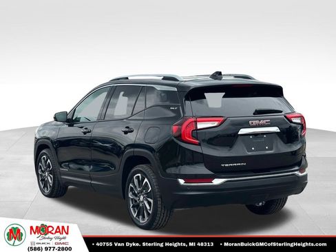 Certified 2024 GMC Terrain SLT FWD image 3