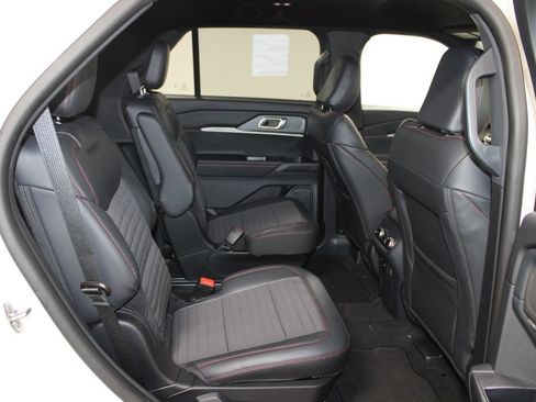 New 2026 Ford Explorer ST-Line AWD/4WD image 32