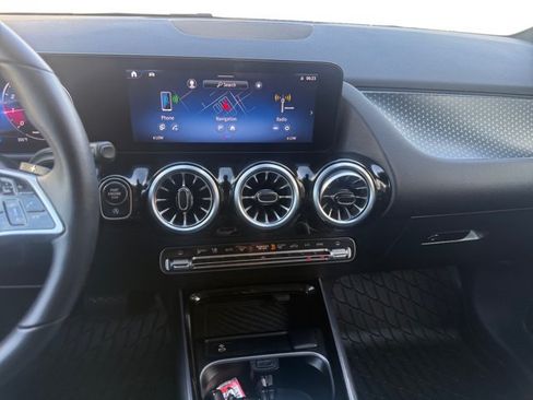 Used 2025 Mercedes-Benz GLA 250 4MATIC image 15