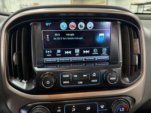 Used 2016 Chevrolet Colorado Z71 AWD/4WD image 11