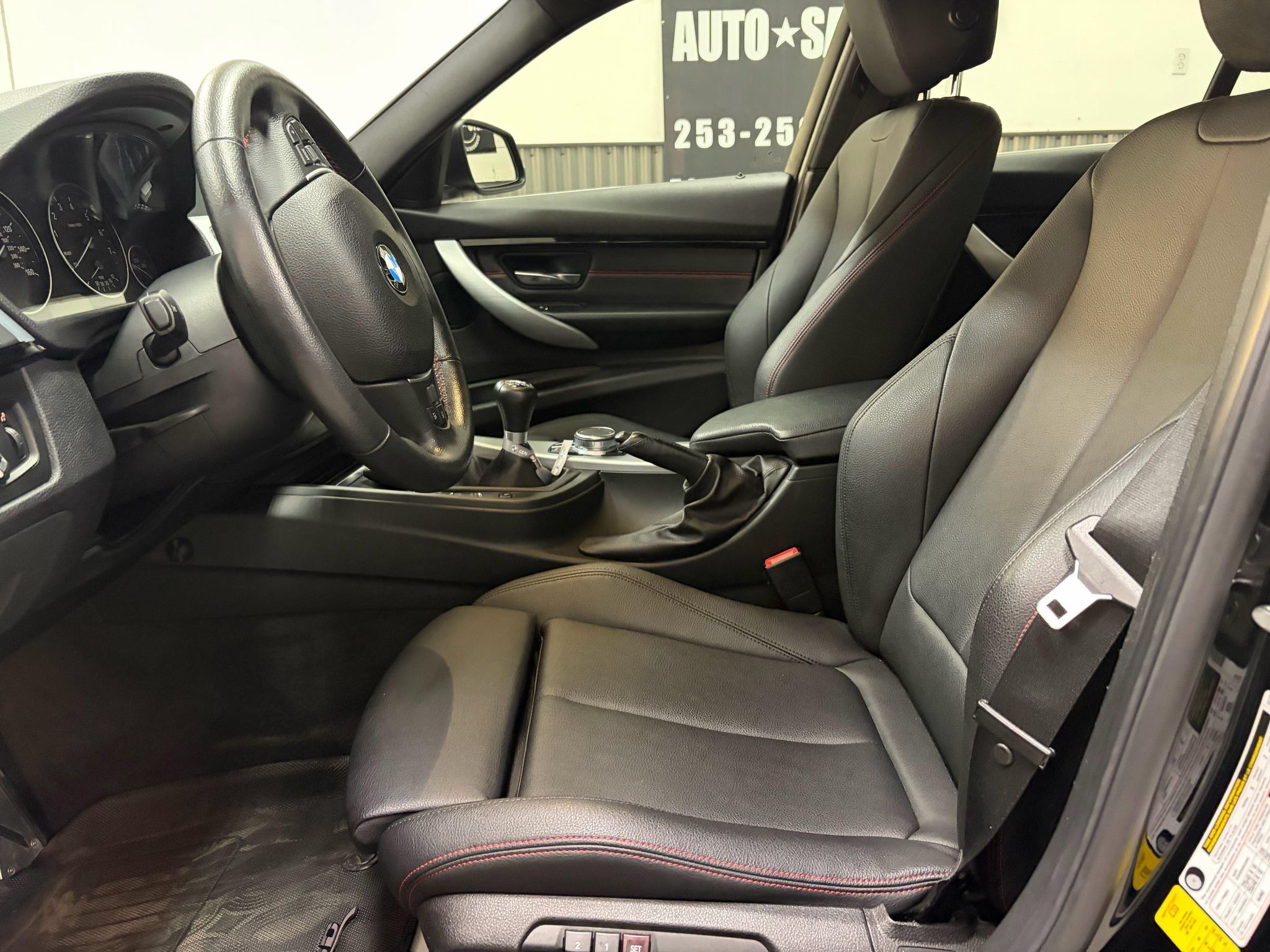 Used 2017 BMW 330i Sedan RWD image 17