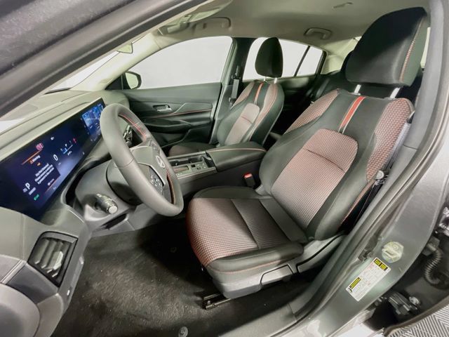 New 2027 Nissan Sentra SR w/ Floor Mat Package FWD image 13