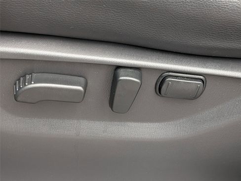 Used 2024 Nissan Armada SL w/ Captain's Chairs Package image 20