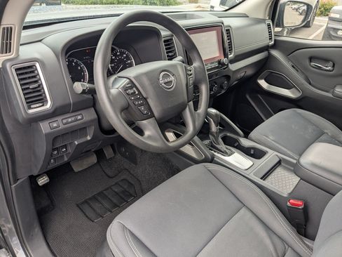 Used 2022 Nissan Frontier SV AWD/4WD image 16