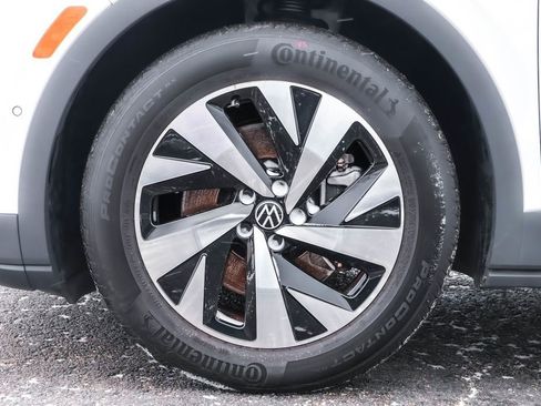 Used 2023 Volkswagen ID.4 Pro image 17