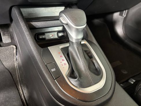 Used 2023 Kia Forte LXS w/ LXS Technology Package FWD image 17