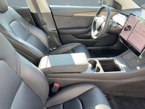 Used 2023 Tesla Model 3 Standard Range image 29