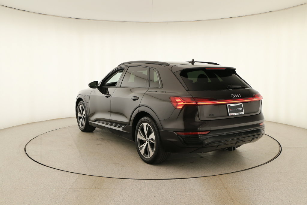 Certified 2024 Audi Q8 e-tron Premium AWD/4WD image 4