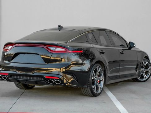 Used 2019 Kia Stinger GT2 image 4