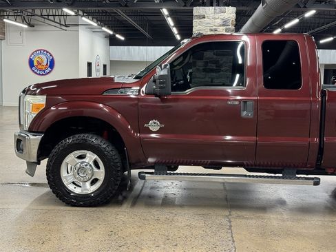 Used 2011 Ford F250 XLT w/ XLT Appearance Pkg AWD/4WD image 5