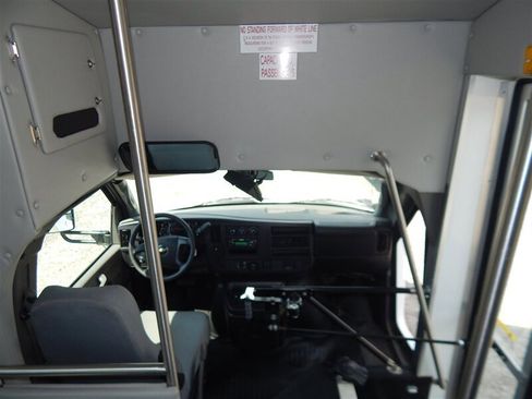 Used 2016 Chevrolet Express 4500 w/ Shuttle Bus Package image 29