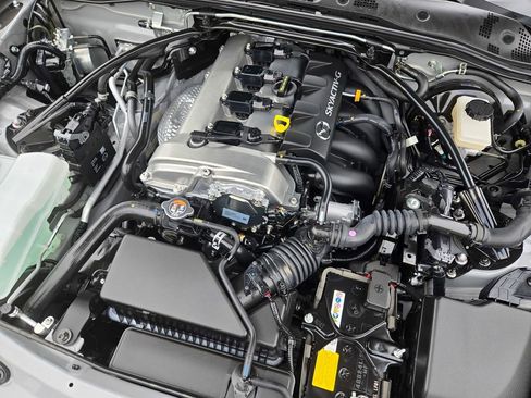 Certified 2024 MAZDA MX-5 Miata Club RWD image 27