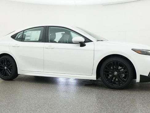 Used 2026 Toyota Camry SE FWD image 34