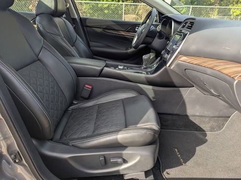 Used 2018 Nissan Maxima Platinum image 14