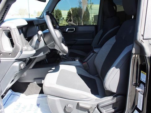 Used 2022 Ford Bronco Big Bend w/ Sasquatch Package image 9