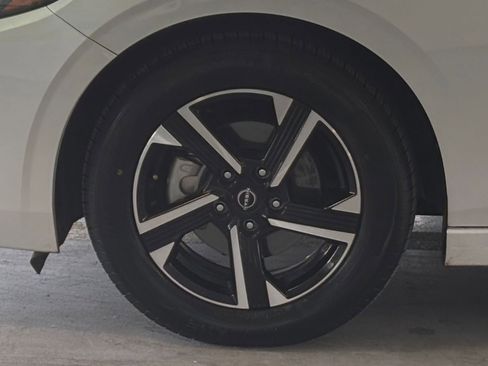 Used 2024 Nissan Sentra SV FWD image 34