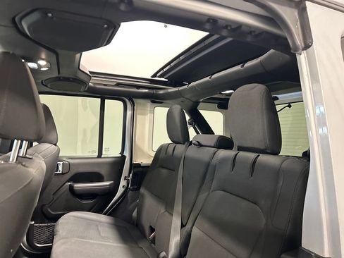 Used 2023 Jeep Wrangler Unlimited w/ Sun & Screen Package AWD/4WD image 33