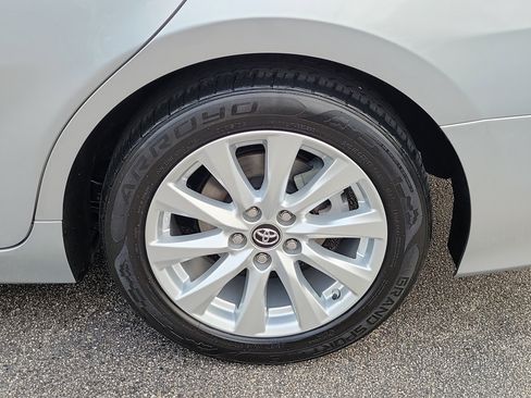 Used 2018 Toyota Camry SE image 7