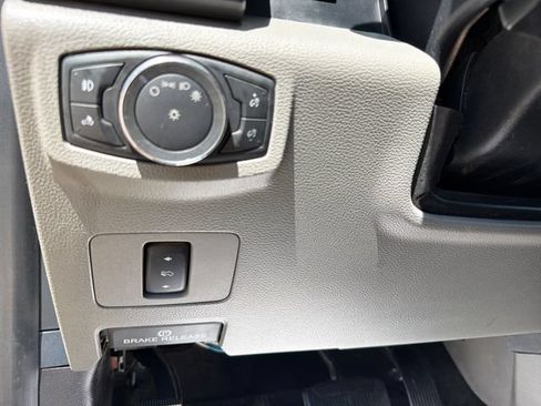 Used 2017 Ford F250 XLT w/ XLT Value Package AWD/4WD image 17