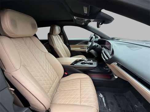 Certified 2024 Cadillac Lyriq Luxury w/ Nappa Leather Package image 14