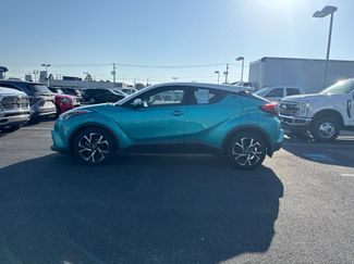 Used 2018 Toyota C-HR XLE FWD video 2