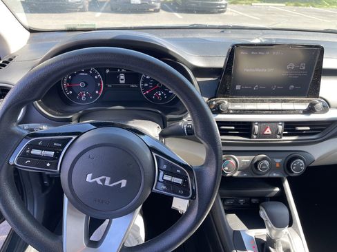 Used 2023 Kia Forte LXS w/ LXS Technology Package FWD image 7