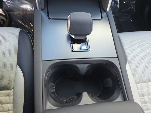 Certified 2025 Land Rover Discovery Sport Dynamic SE image 25