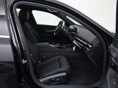 New 2025 BMW i5 xDrive40 w/ Premium Package image 20