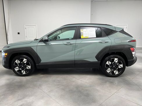 Used 2025 Hyundai Kona SEL FWD image 4