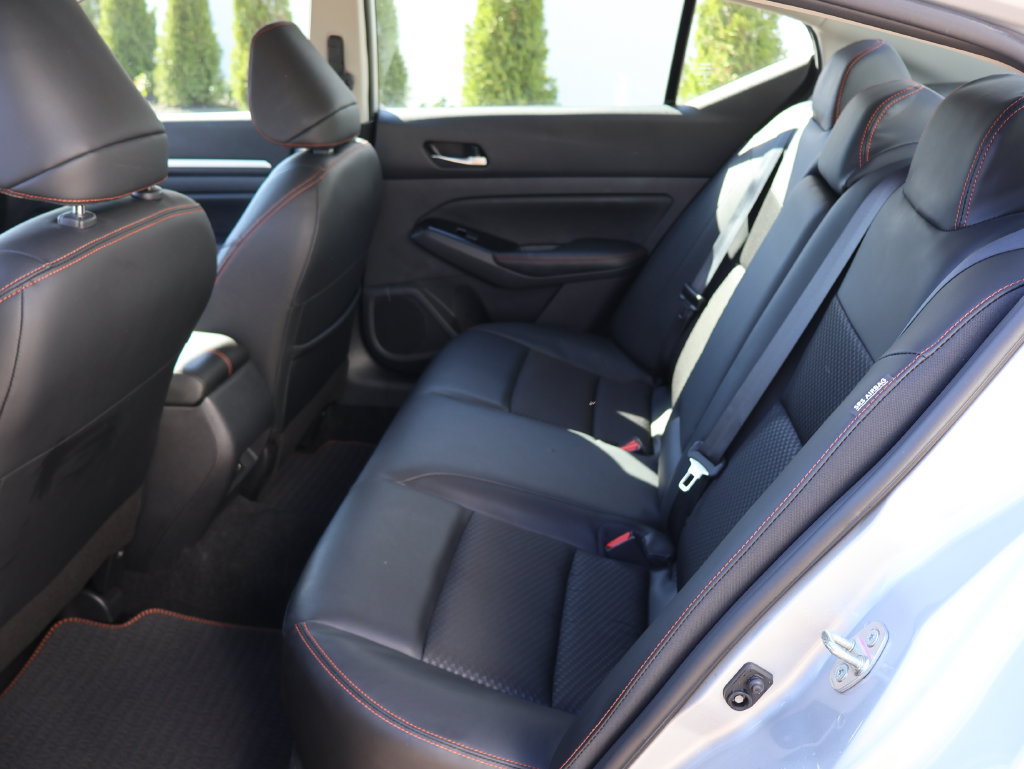 Used 2025 Nissan Altima 2.5 SR FWD image 7
