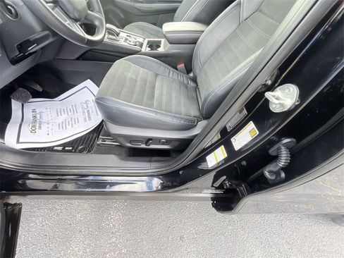 Used 2022 Mitsubishi Outlander SE image 12