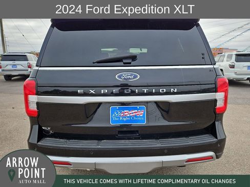 Used 2024 Ford Expedition XLT image 10