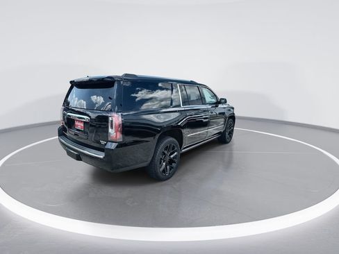 Used 2019 GMC Yukon XL Denali w/ Denali Ultimate Package AWD/4WD image 8