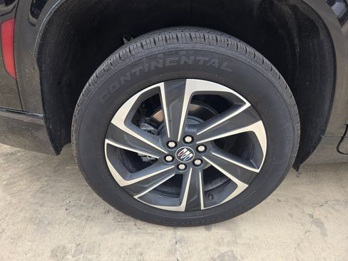 Used 2026 Buick Enclave Sport Touring w/ Power Package FWD image 9