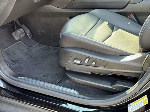 Used 2025 Cadillac XT5 Premium Luxury image 17