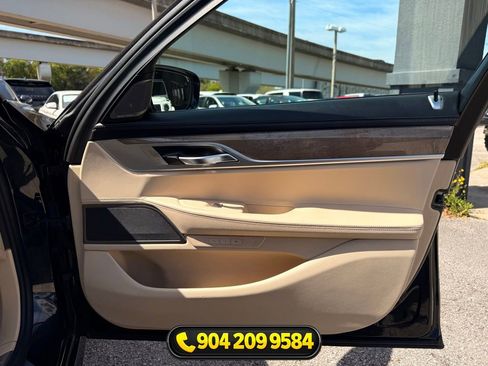 Used 2020 BMW 740i w/ Luxury Rear Seating Package RWD image 34