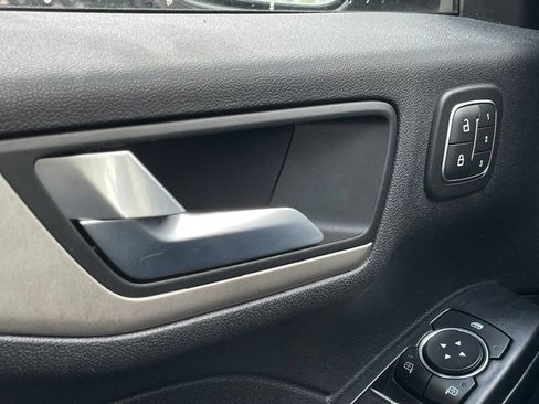 Used 2022 Ford Escape SEL w/ Technology Package FWD image 13