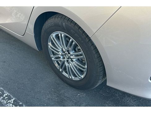 Used 2019 Toyota Prius Prime Plus image 7