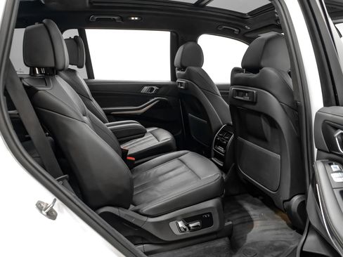 Used 2022 BMW X7 xDrive40i w/ M Sport Package AWD/4WD image 31