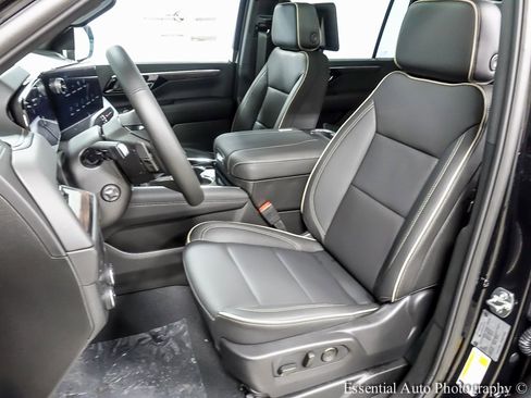 New 2026 Chevrolet Suburban Premier image 10