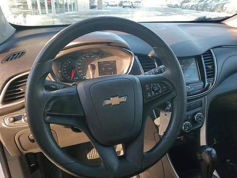 Used 2019 Chevrolet Trax LS image 15