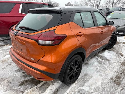 Used 2023 Nissan Kicks SV image 2