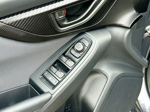 Used 2021 Subaru Crosstrek 2.0i Premium image 8