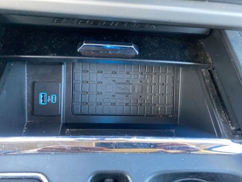 Used 2024 Ford Expedition Max XLT image 30