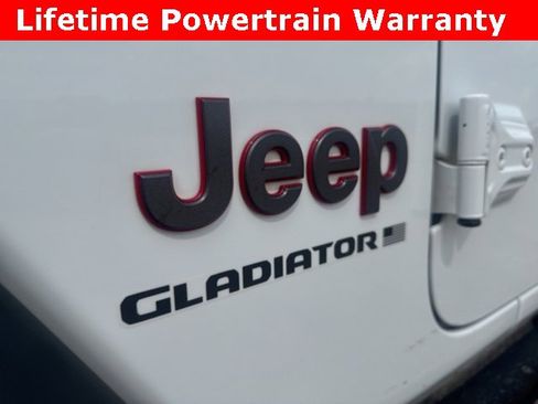 Used 2024 Jeep Gladiator Rubicon w/ Technology Group image 24