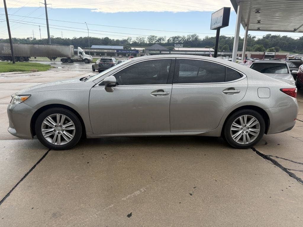 Used 2015 Lexus ES 350 w/ Premium Package FWD image 4