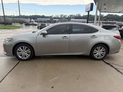 Used 2015 Lexus ES 350 w/ Premium Package FWD image 4