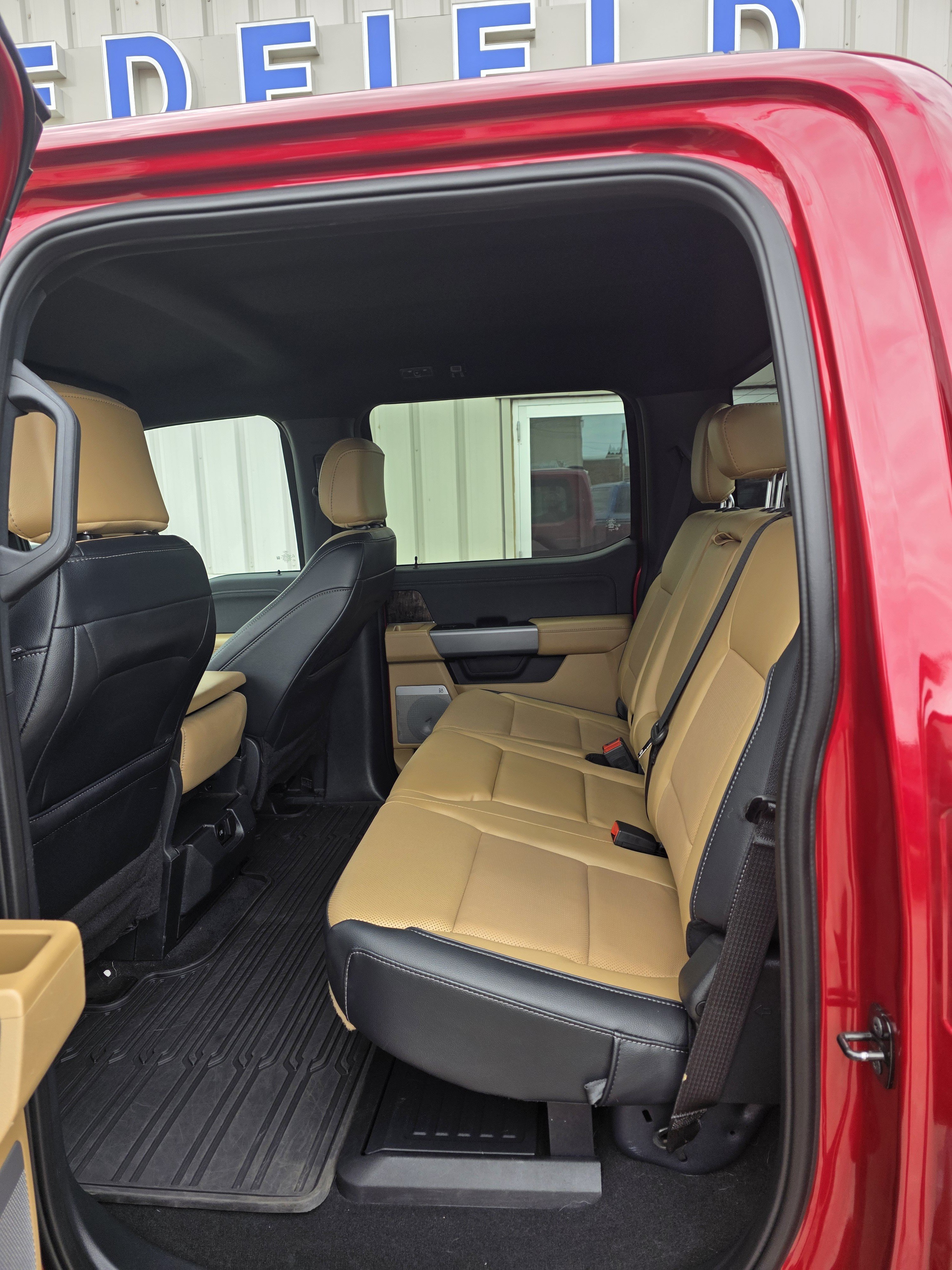 Used 2024 Ford F350 Lariat AWD/4WD image 7