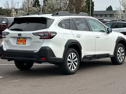 Used 2023 Subaru Outback Premium image 4
